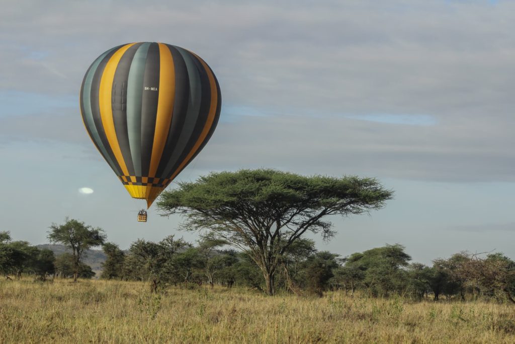 safari en globo durante la estación seca